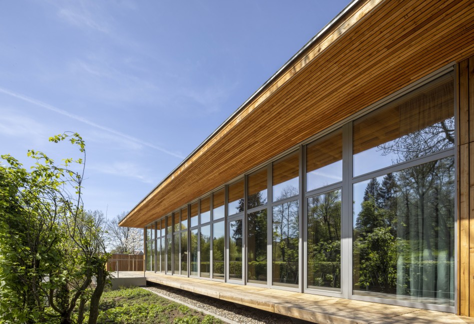 
								Umlaufende Veranda mit Glasfassade 
									;
										Foto:
										Gerhard  Hagen
							